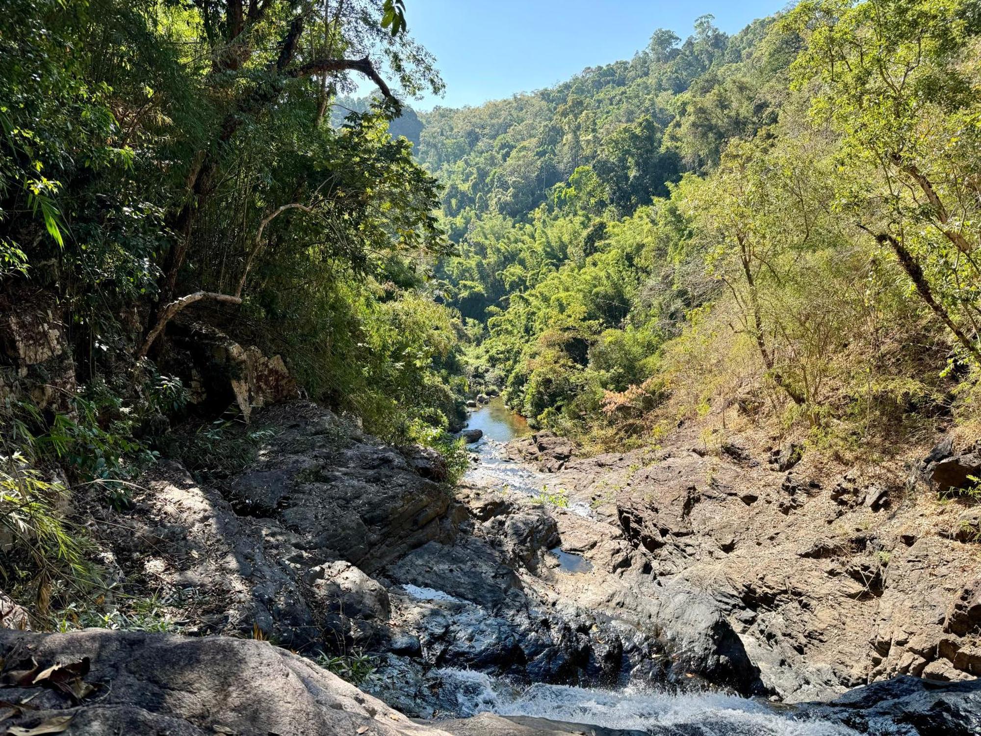 Ratanakiri Homestay & Jungle Trek รัตนคีรี ภายนอก รูปภาพ