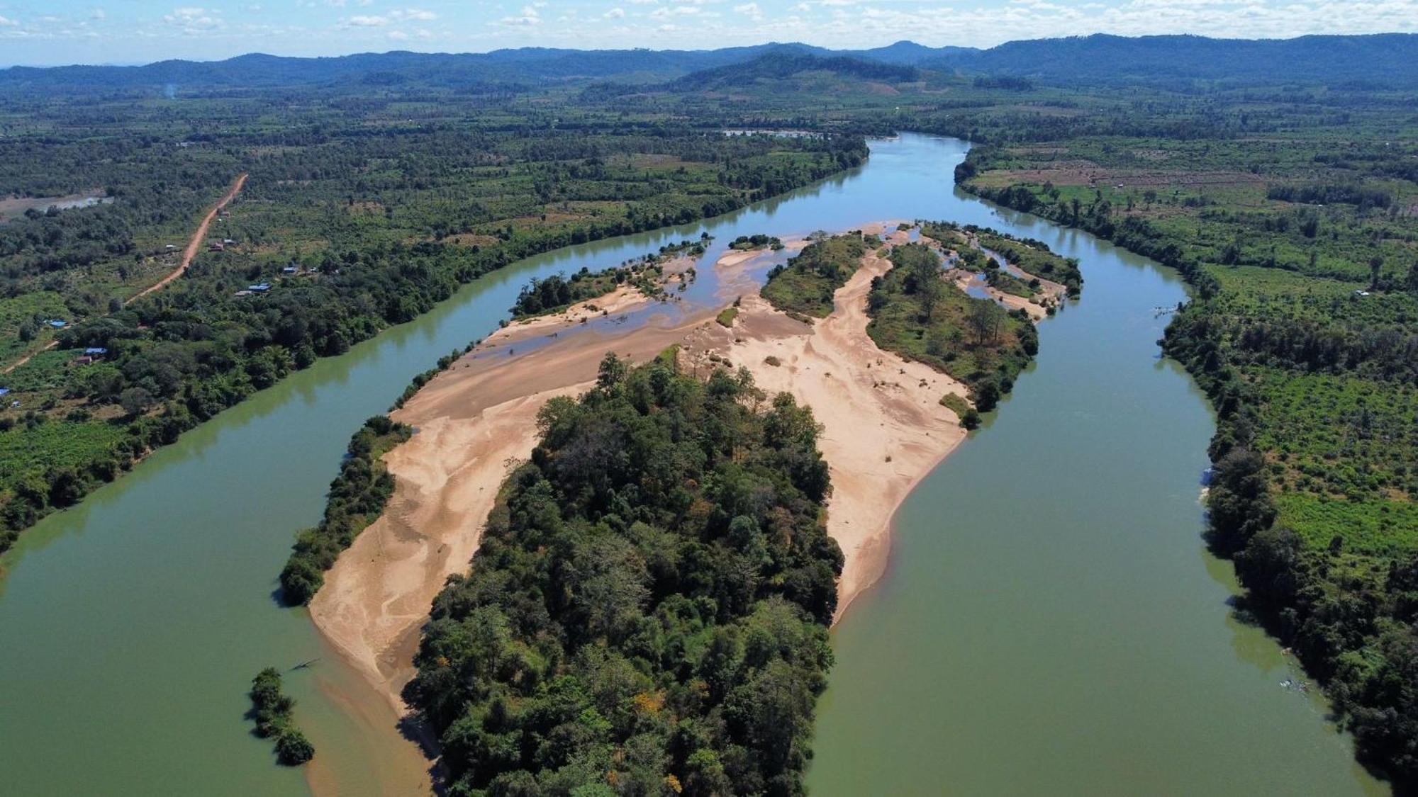 Ratanakiri Homestay & Jungle Trek รัตนคีรี ภายนอก รูปภาพ