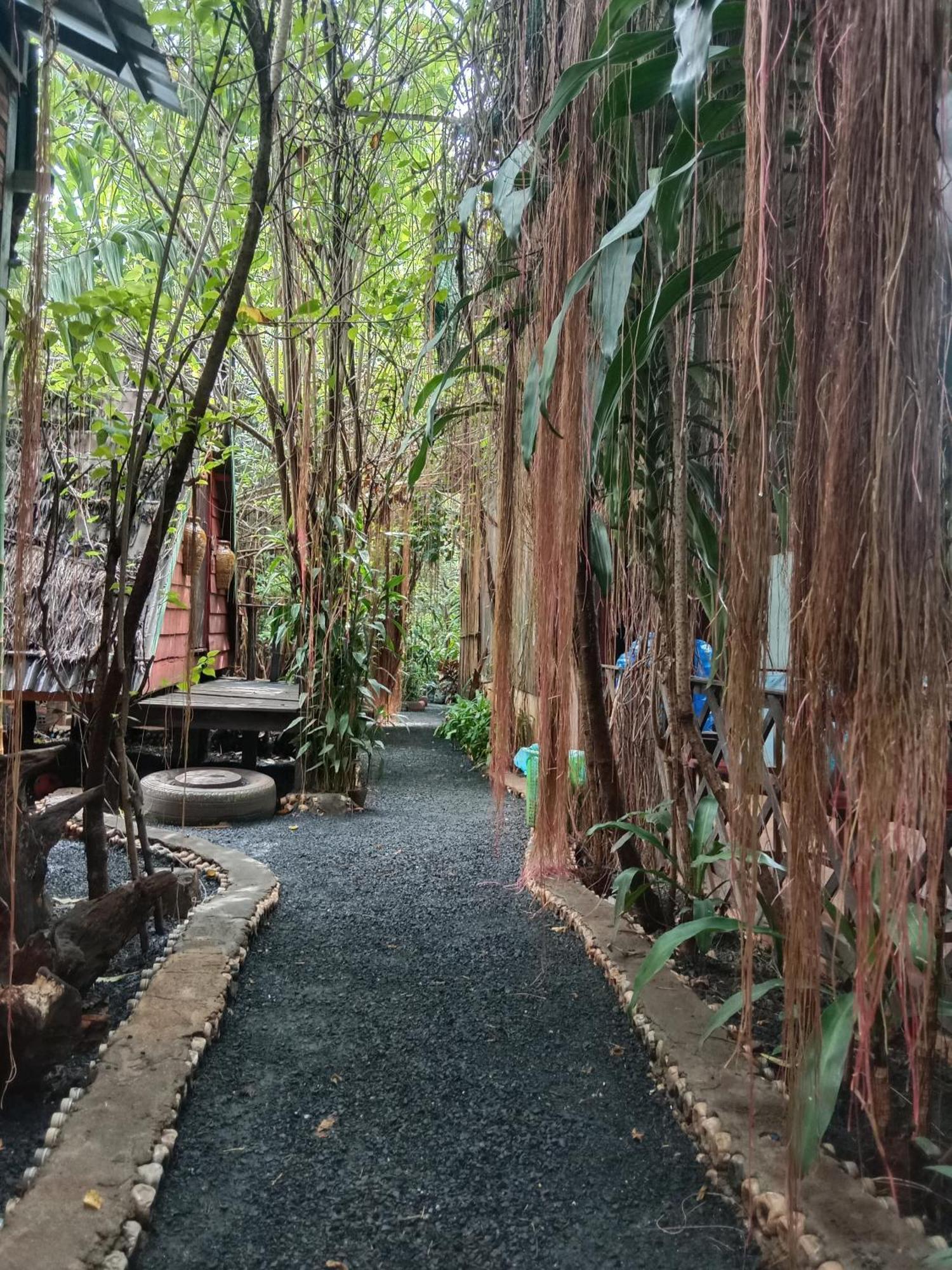 Ratanakiri Homestay & Jungle Trek รัตนคีรี ภายนอก รูปภาพ