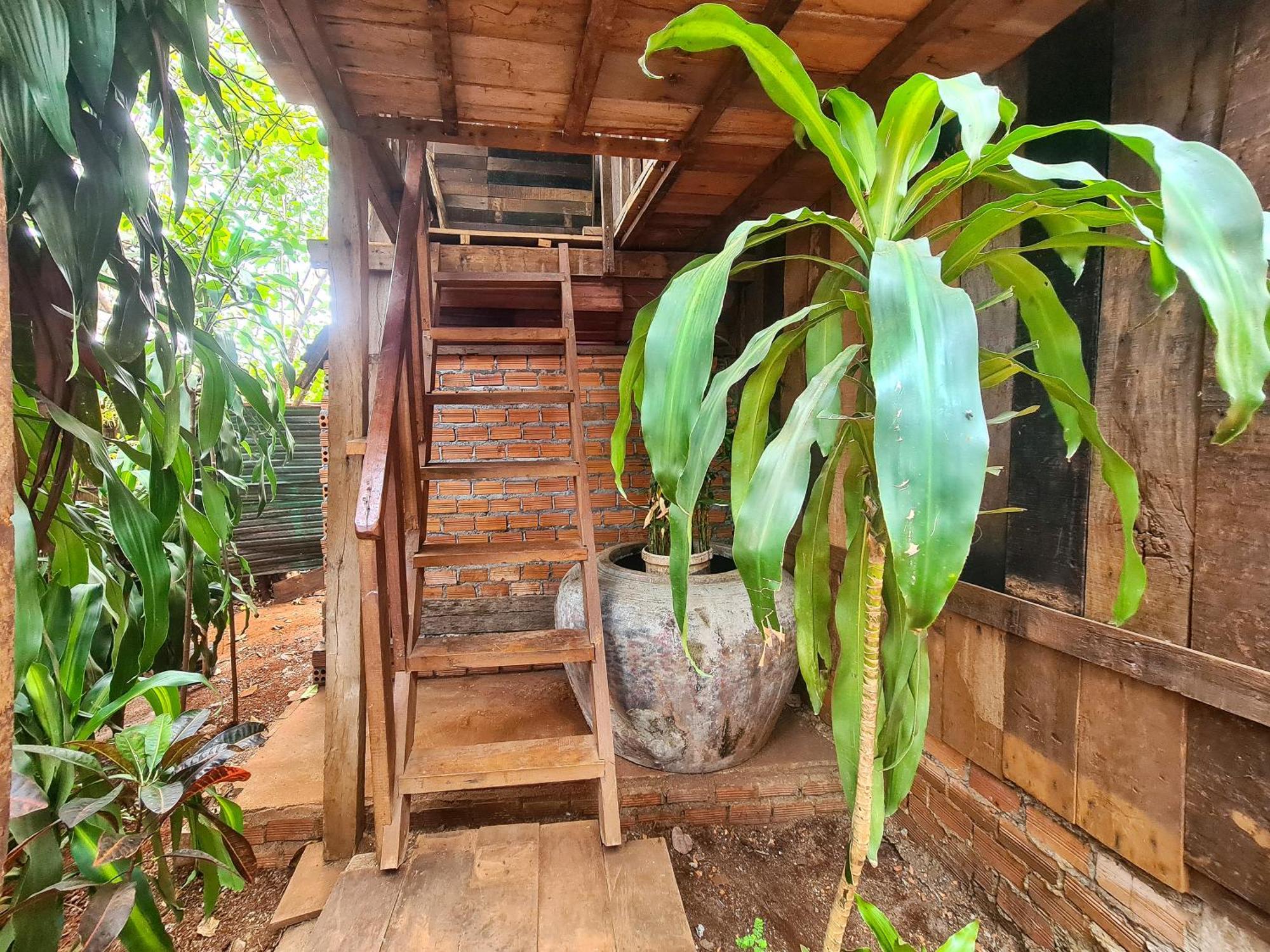 Ratanakiri Homestay & Jungle Trek รัตนคีรี ภายนอก รูปภาพ