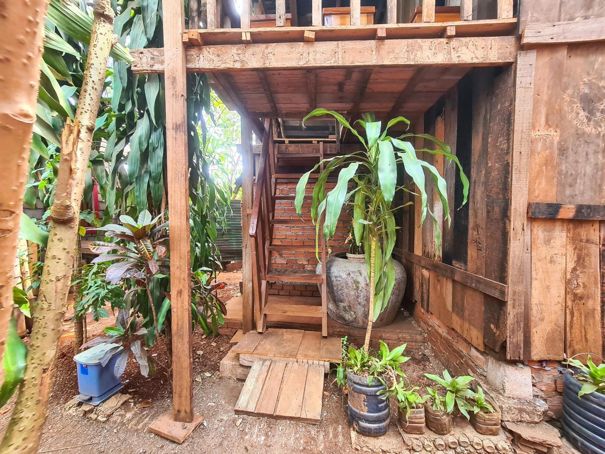 Ratanakiri Homestay & Jungle Trek รัตนคีรี ภายนอก รูปภาพ