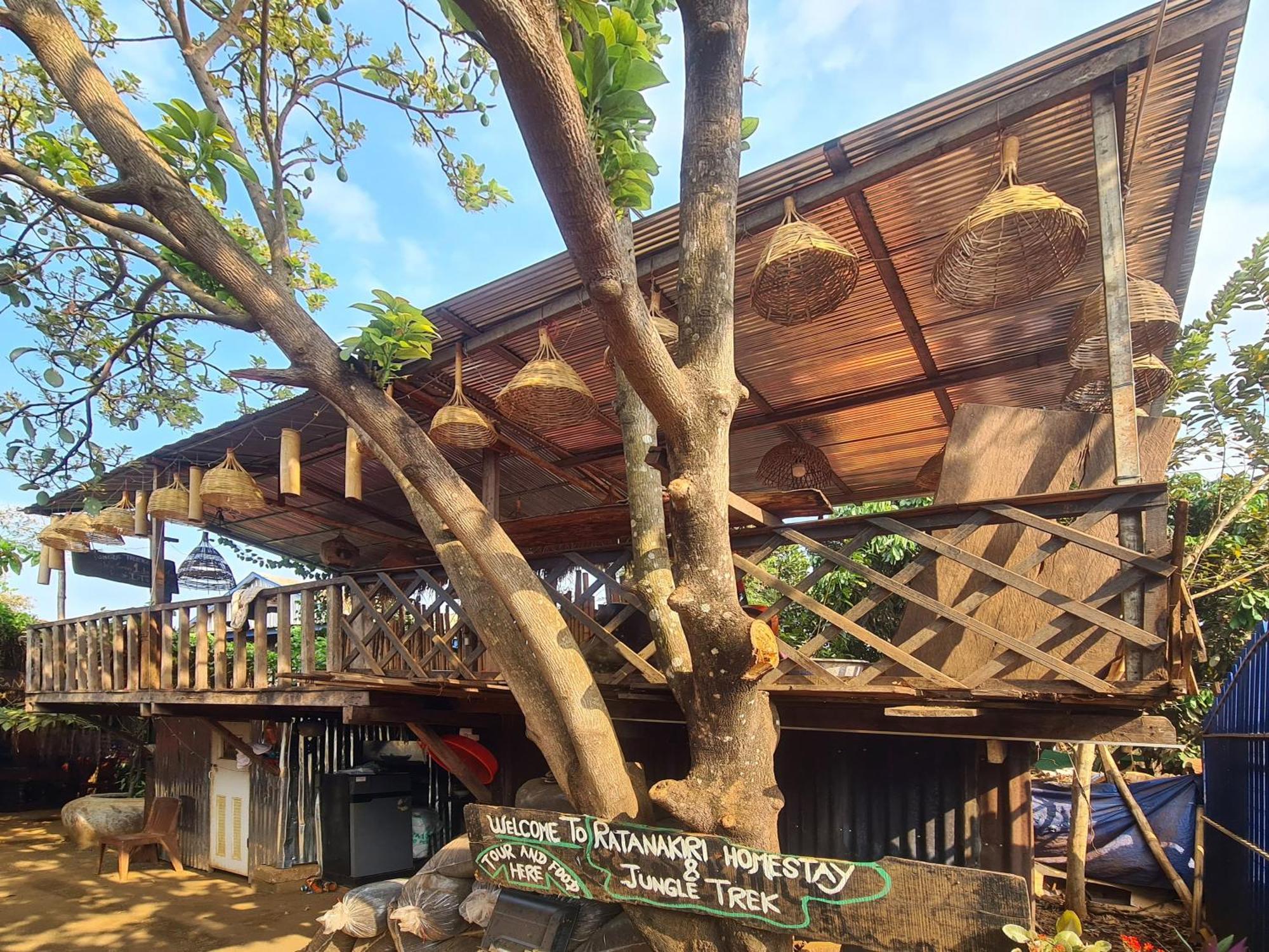 Ratanakiri Homestay & Jungle Trek รัตนคีรี ภายนอก รูปภาพ